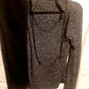 🖤Lightweight hooded top with Ankle high rise pants